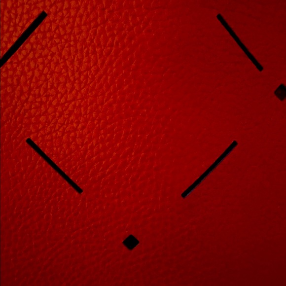 NWOT TUTILO New York perforated tote with pouch - Picture 7 of 12